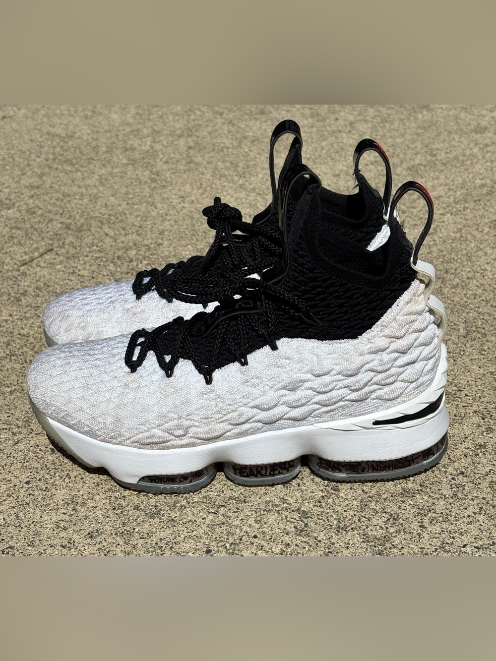 Nike LeBron 15 Graffiti GS 6Y White Black Basketball Sneakers